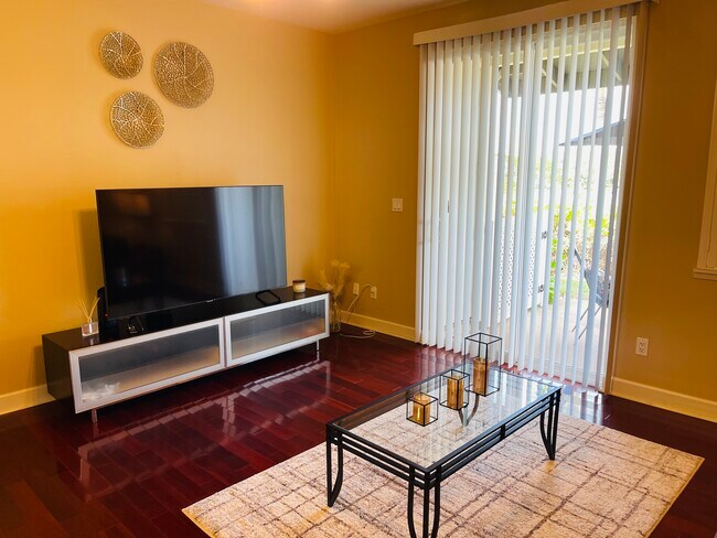 Building Photo - 92-1498 Aliinui Dr