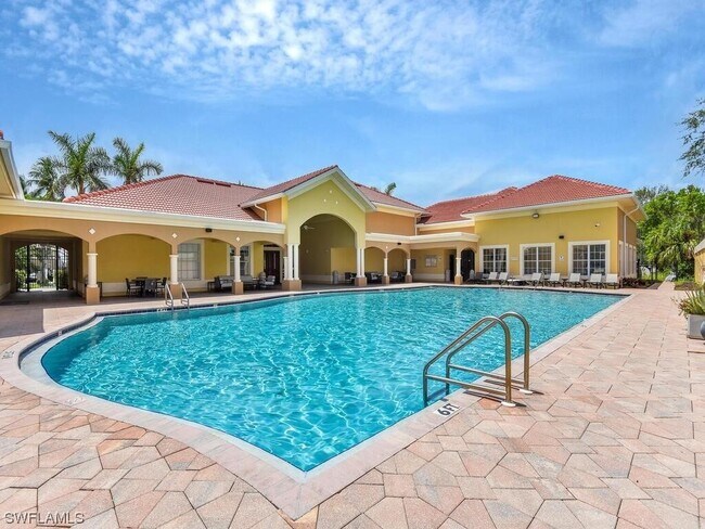 Foto del edificio - 9005 Colby Dr