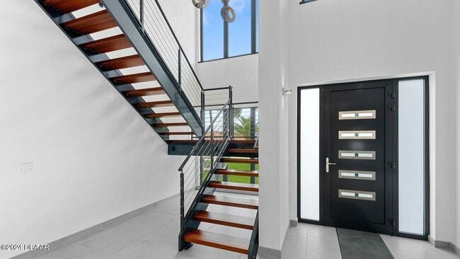 Building Photo - 3001 John Anderson Dr