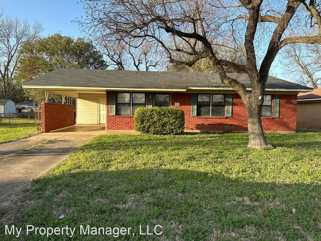 Foto principal - 3 br, 1 bath House - 2515 Douglas Drive