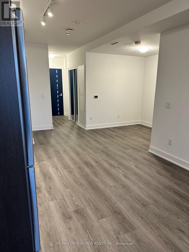 Photo du bâtiment - 2545 Simcoe St N