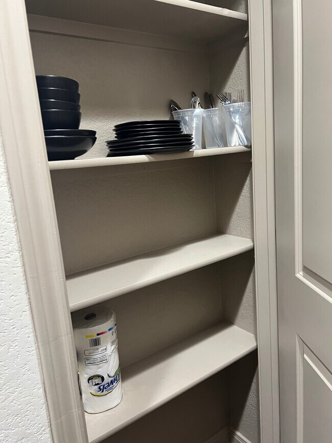 Building Photo - 715 Cleveland Ave