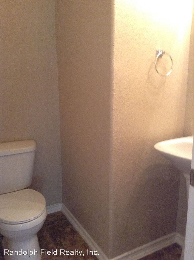 Foto del edificio - 4 br, 2.5 bath House - 2604 GALLANT FOX DRIVE