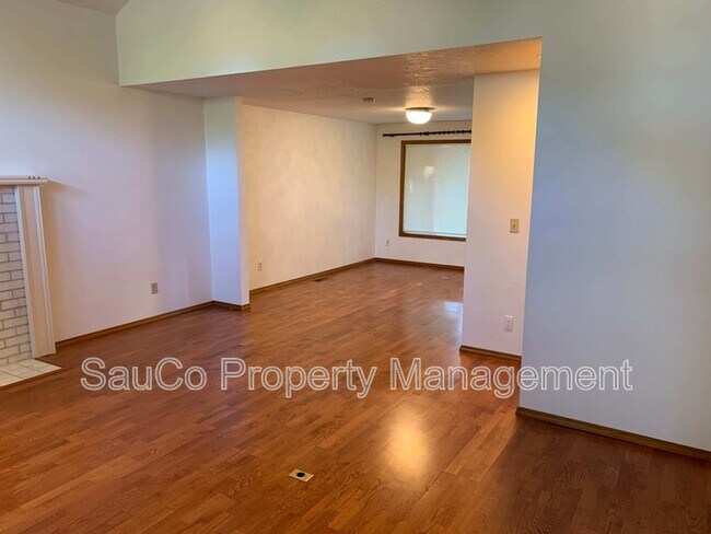 Foto del edificio - 1587 NE 57th Ave