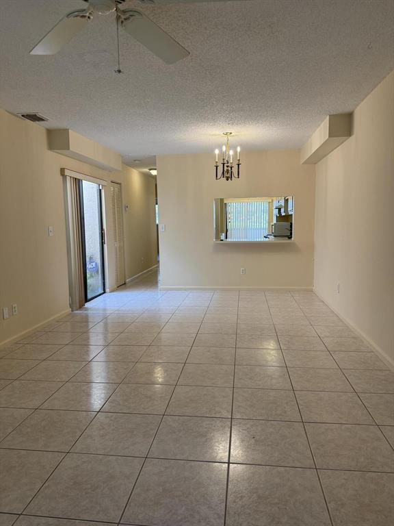 Foto del edificio - 12028 Royal Palm Blvd