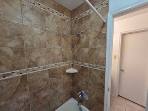 Building Photo - 2121 Redwood St