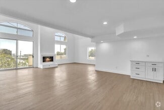 Building Photo - 390 S Sepulveda Blvd