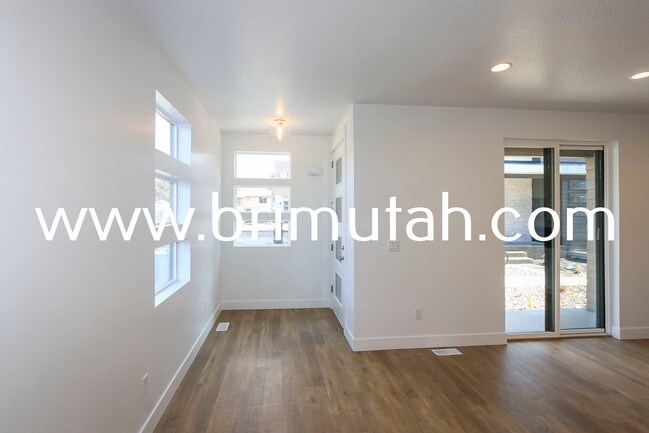 Building Photo - 9188 S Holiday Bowl Ct