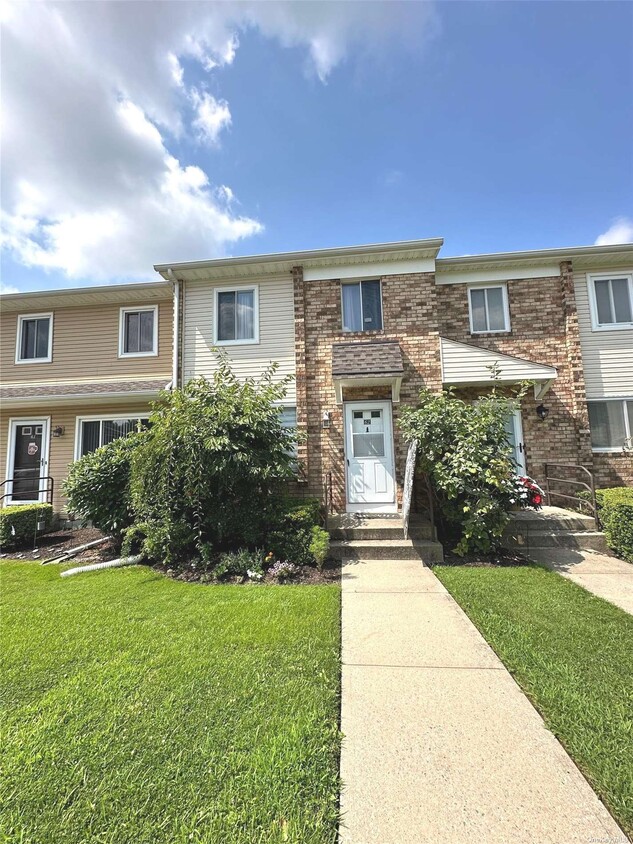 Foto principal - 62 Town House Dr