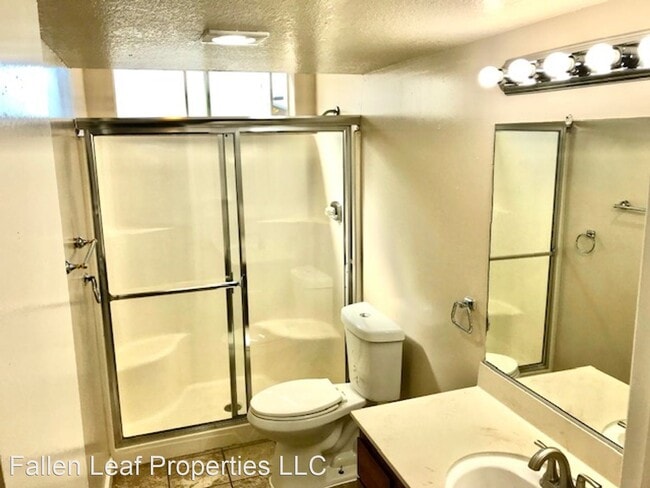 Building Photo - 3 br, 3 bath House - 2121 Vale Rd. #41