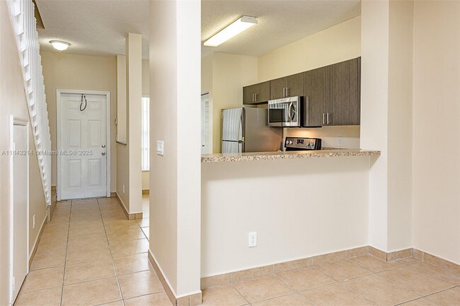 Foto del edificio - 705 SW 122nd Ave