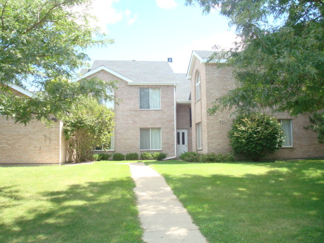 Exterior - 401 Parkside Dr