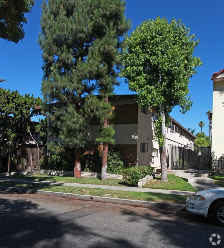Primary Photo - 1013 Winchester Ave