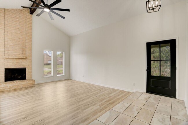 Foto del edificio - 8822 Covent Garden St