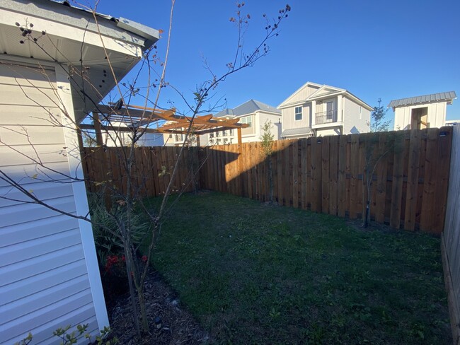 Foto del edificio - 401 Raven Ln