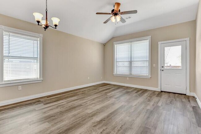Building Photo - 244 Cottonwood St