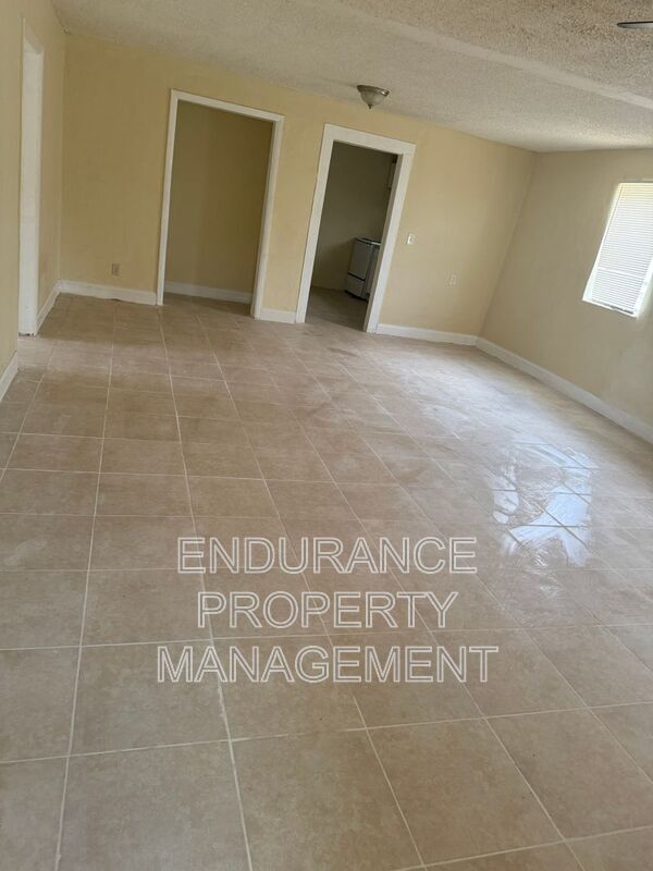 Foto del edificio - 1125 W 28th St