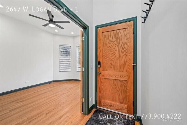 Foto del edificio - 2647 W Logan Blvd