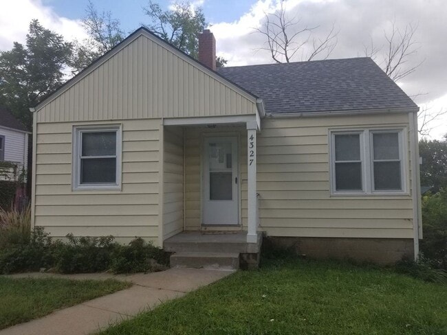 Spacious 4 Bedroom 1.5 Bath House!! - Spacious 4 Bedroom 1.5 Bath House!!