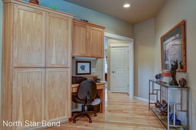 Building Photo - 3 br, 2.5 bath House - 20669 Sierra Dr