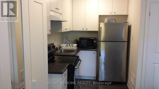 Building Photo - 39 Stallibrass Ln