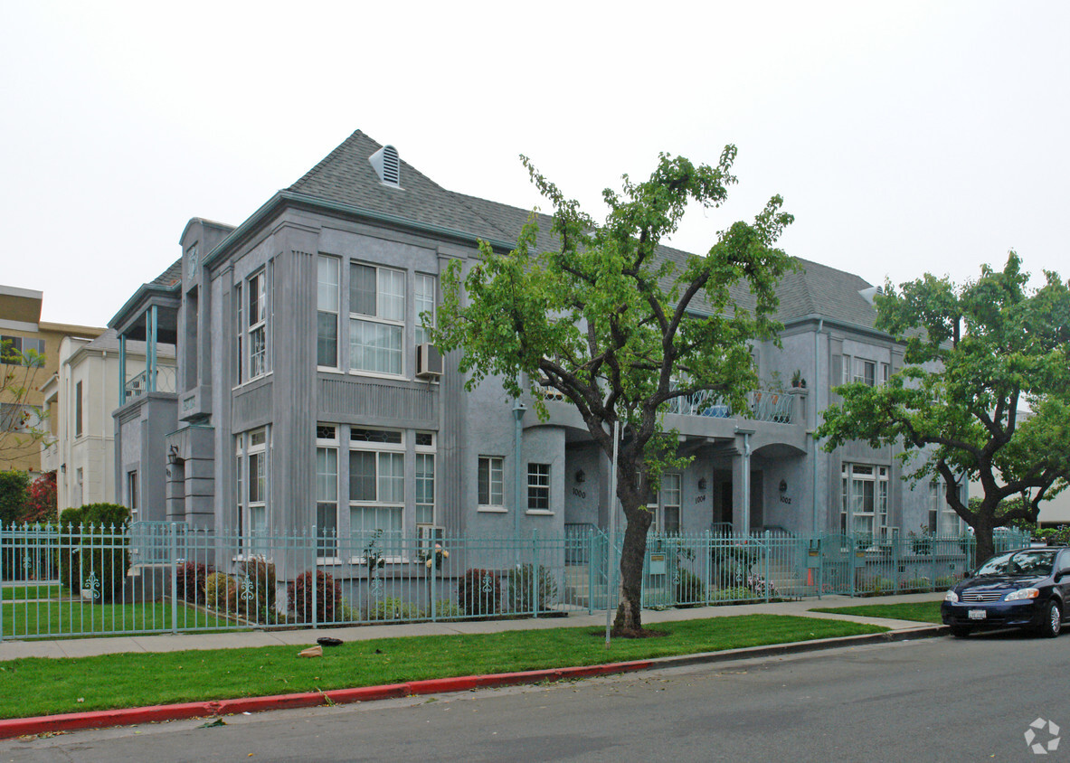 Primary Photo - 1000 S Holt Ave