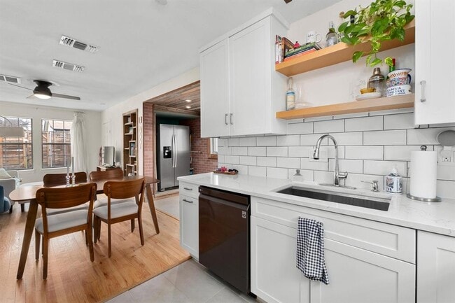 Foto del edificio - 4610 Avenue B