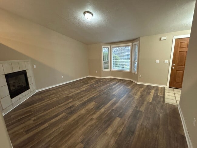 Foto del edificio - 3 Bedroom 2 Bathroom Knox Butte Home