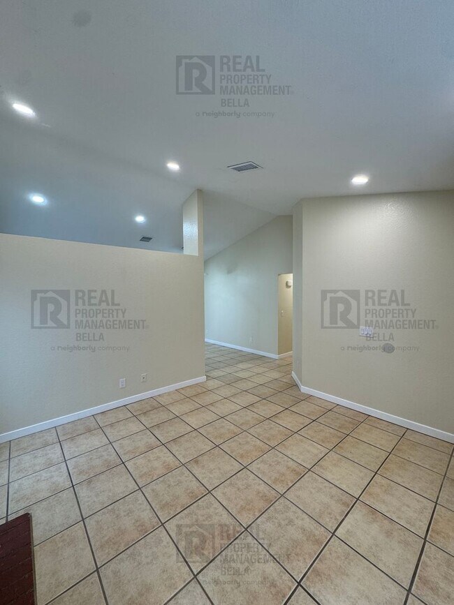 Building Photo - Corner-Lot Charmer with Open Layout and Sp...