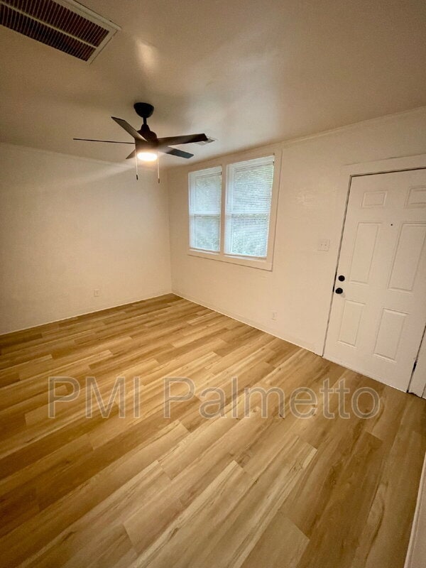 Foto del edificio - 2205 Harper St