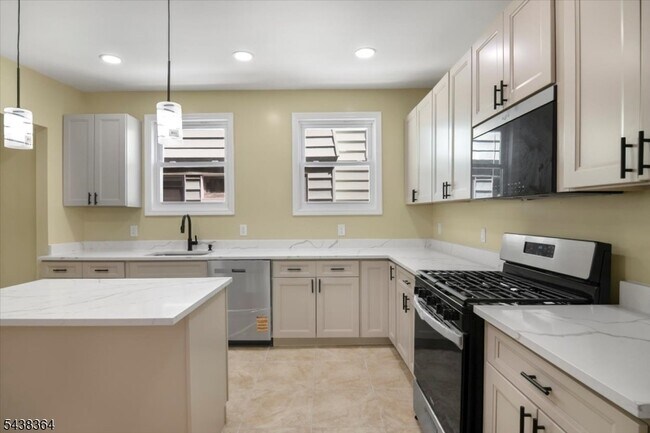 Foto del edificio - 118 Lehigh Ave