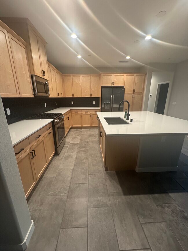 Building Photo - 850 Livio Way