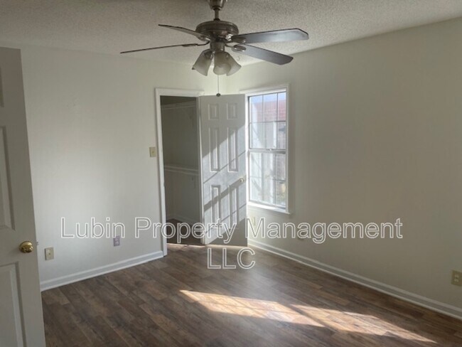 Building Photo - 8050 Port Douglas Dr