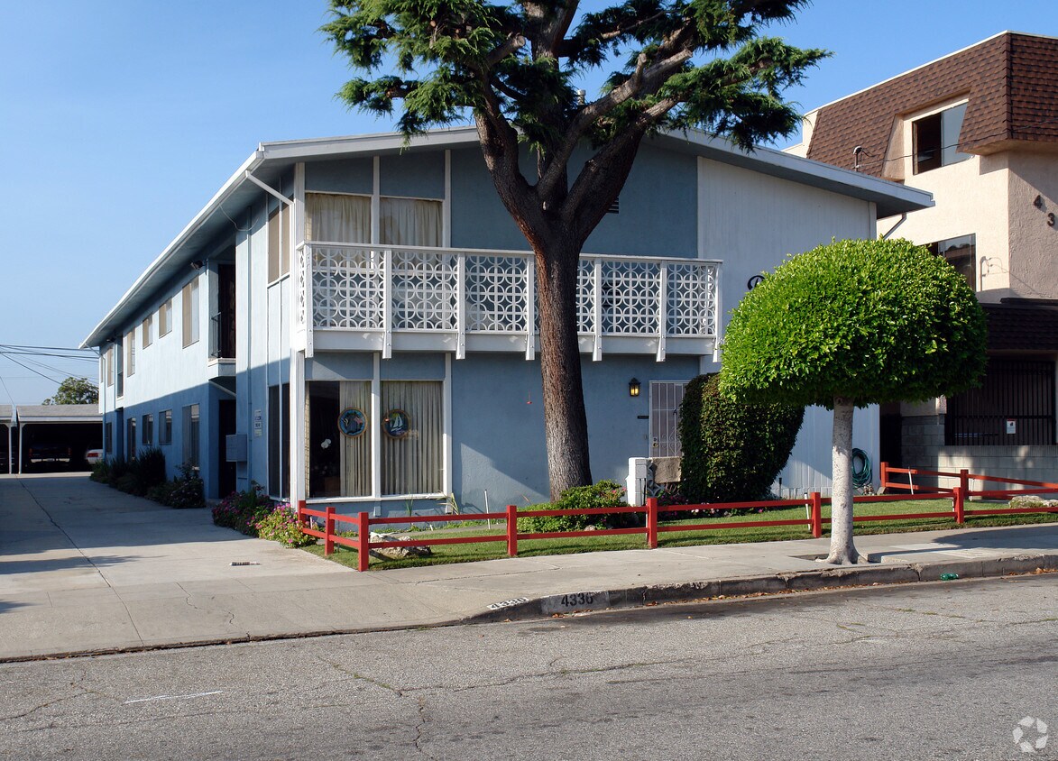 Foto principal - 4336 W 136th St