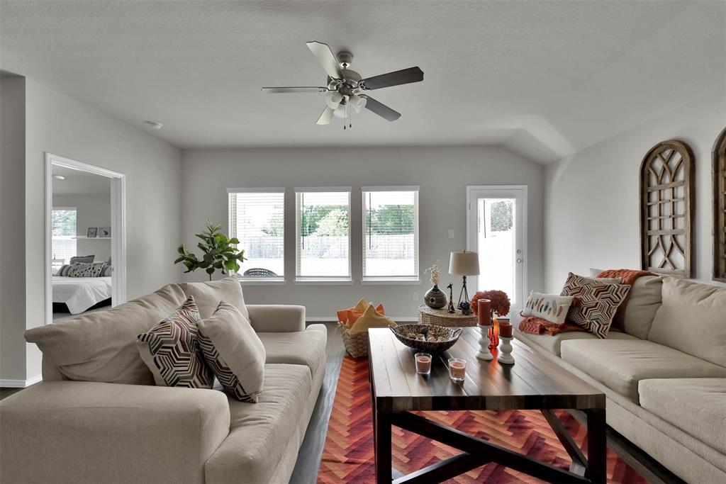 Foto principal - 5947 Dovershire Blf Wy