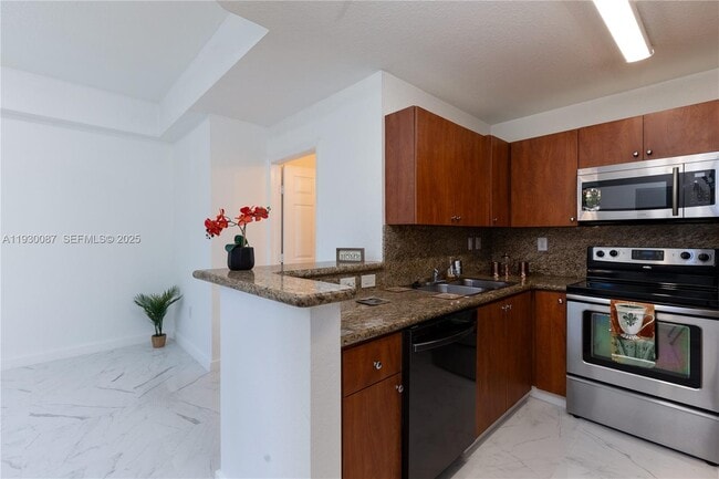 Building Photo - 1009 SW 144th Ave