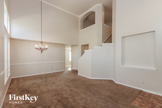 Building Photo - 19211 Sunny Leaf Ln