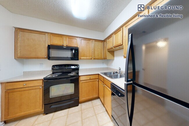 Foto del edificio - 10300 Hickory Ridge Rd