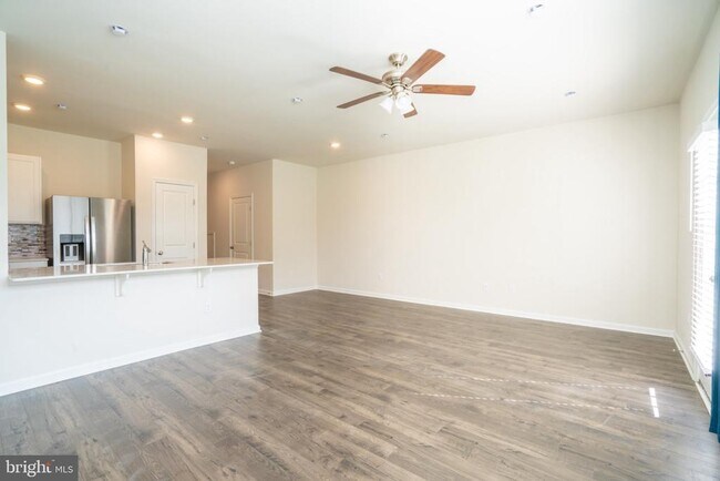 Building Photo - 172 Mazzeo Dr