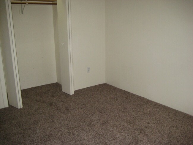 Photo - 478 Riverside Dr Apartment