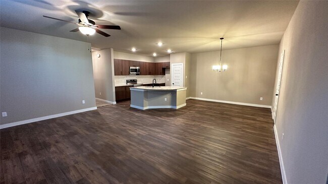 Foto del edificio - 9832 Grosbeak Ln