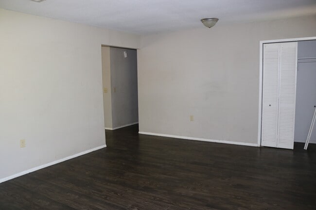Building Photo - 6111 Little Brandywine Crk