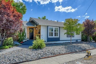 Building Photo - 257 Cedar St