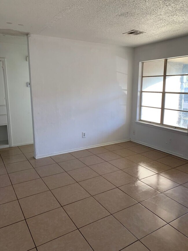 Building Photo - BELOW MARKET RENT!
