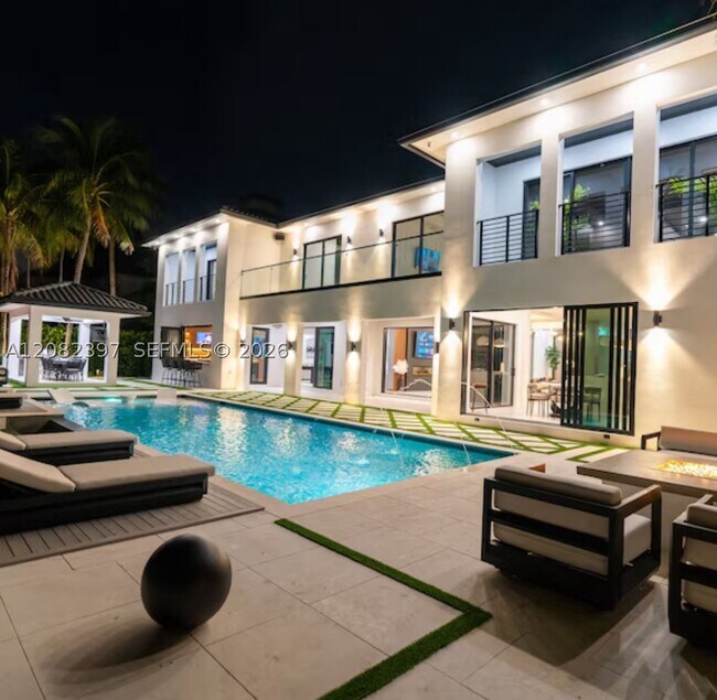 Foto del edificio - 131 Royal Palm Dr
