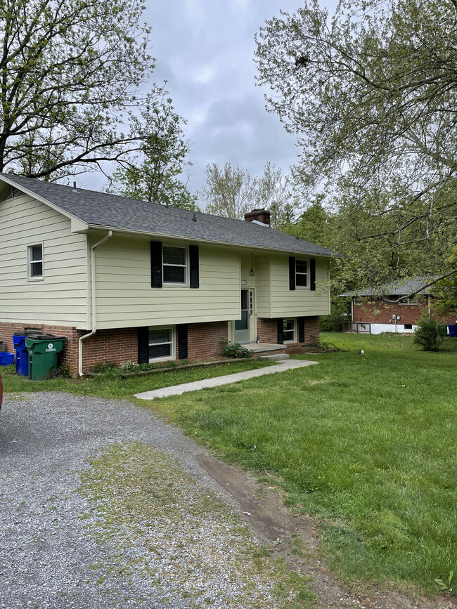 Building Photo - 607 Kelsey Ln