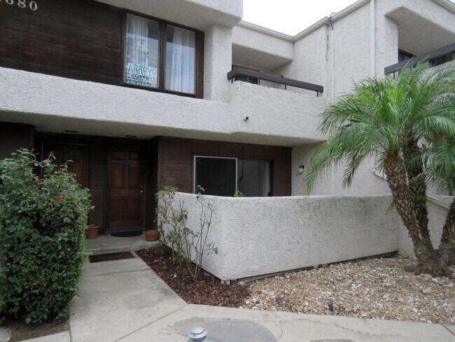 Building Photo - 2680 N Lake Ave. #2