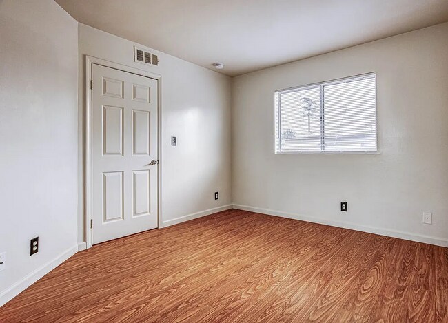 Bedroom - 110 N Marshall Ct