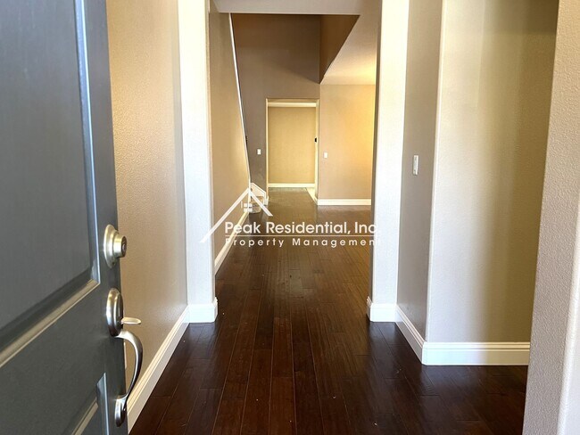 Foto del edificio - Spacious 5bd/3ba Rocklin Home-Must See!
