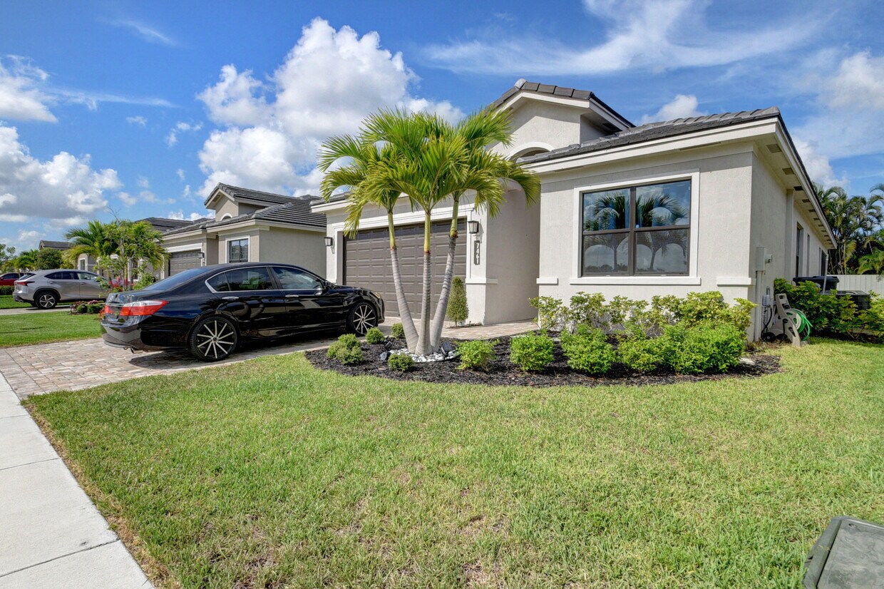 Primary Photo - 7461 Moonrise Dr